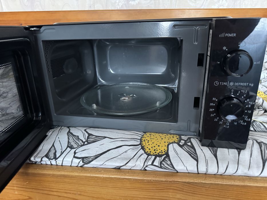 Микроволновка Hansa