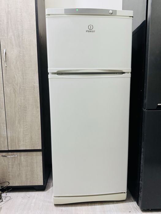 Indesit holadilnik sotiladi