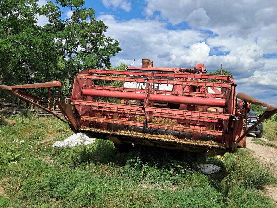 Vand combina agricola Massey Ferguson 520 cu 4200 euro