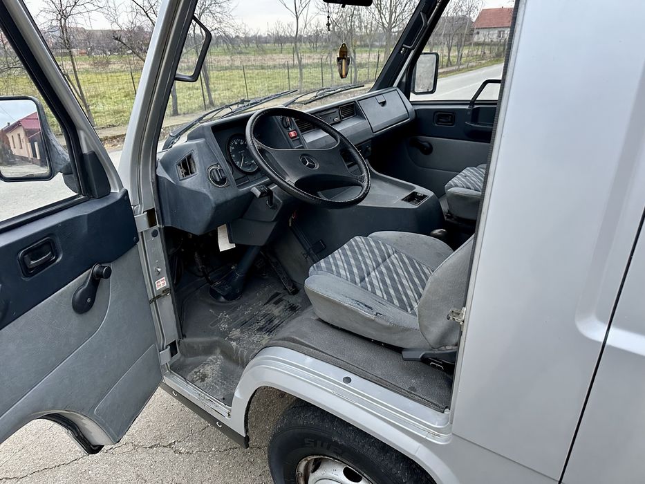 Mercedes 100 Mb, 2.4 diesel, 75 Cp, an 1994, 8+1 locuri