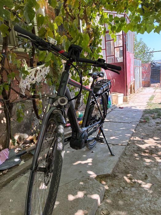 Bicicletă electrică de vânzare CUBE