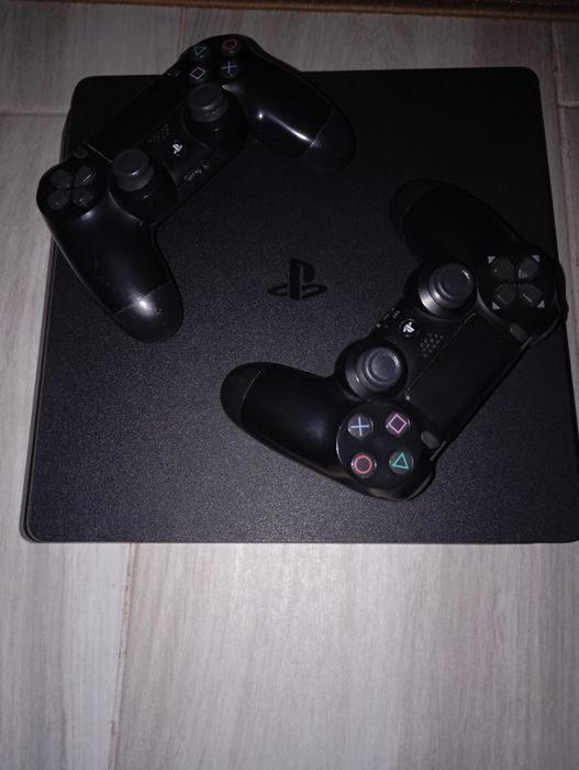 PlayStation 4 slim