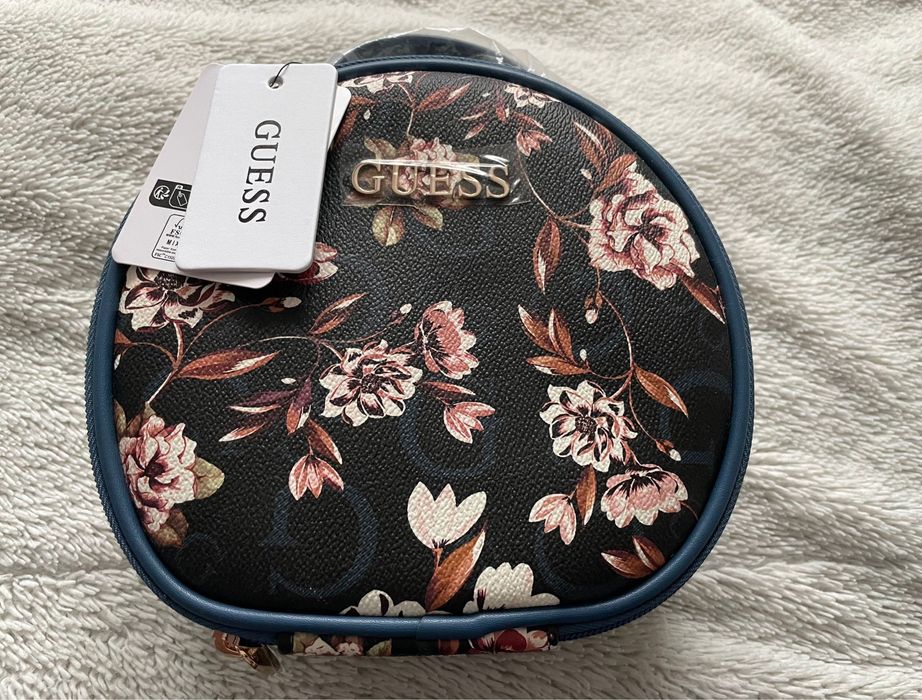Geanta cosmetice Guess, noua, cu eticheta