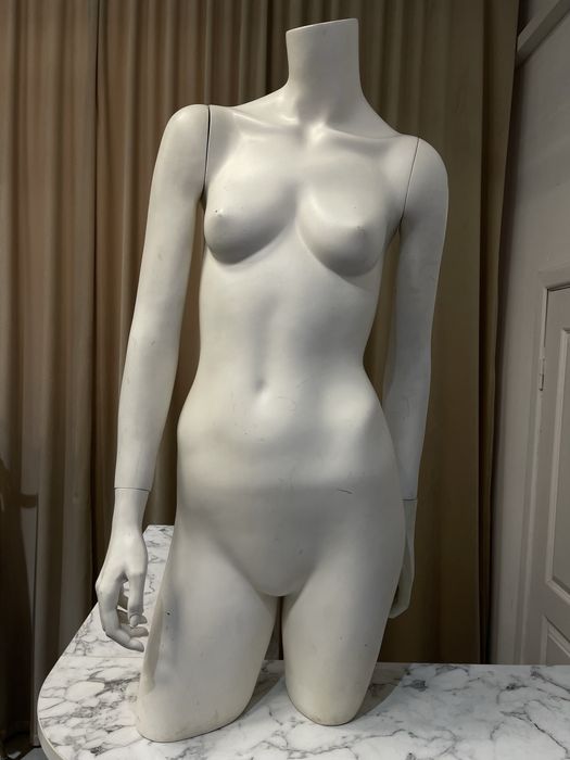 Поодам манекены торсы вешалки-манекены