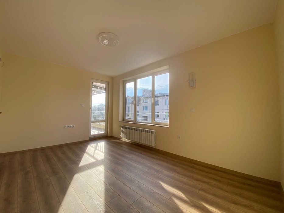 Продава се Тристаен апартамент в Бургас, Зорница - 130 кв.м за 1850 €/кв.м - Снимка #12