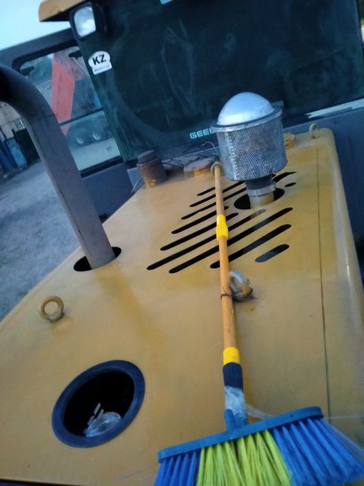 Продам ПОГРУЗЧИК LW300 год