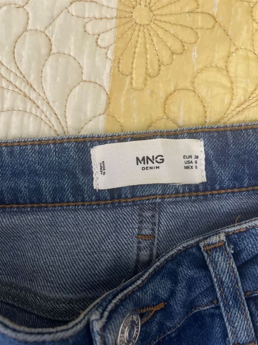 Продам женские джинсы