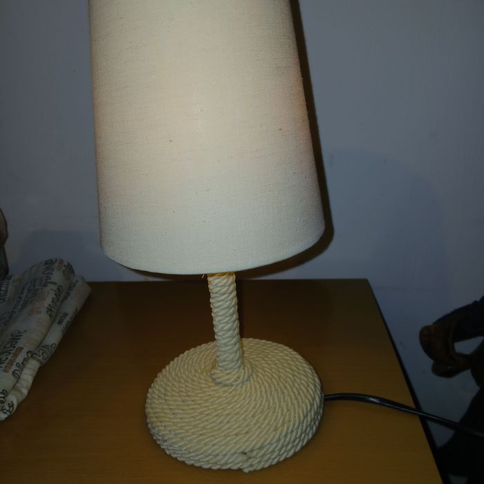 Vand veioza ff bine intretinuta