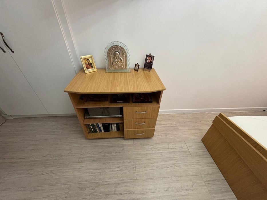 Mobila dormitor in stare foarte buna !