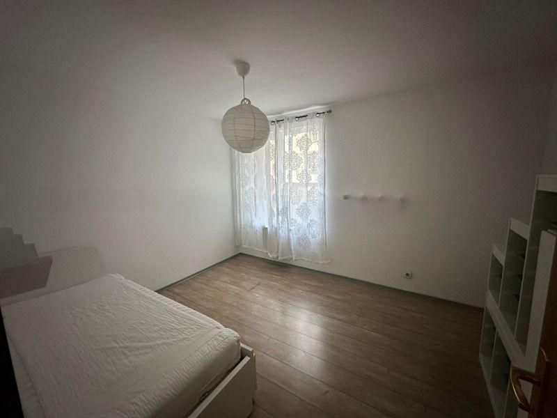 Дава се под наем Тристаен апартамент в София, Студентски град - 107 кв.м за 746.64 € - Снимка #6