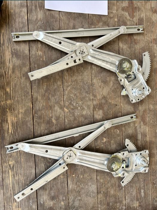 Damas стеклоподемник