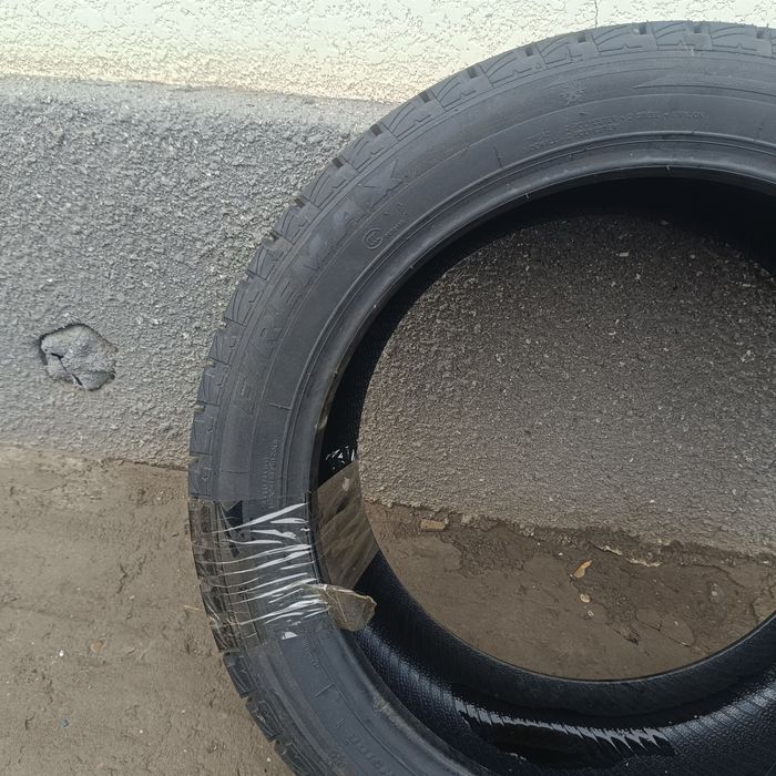 Зимние новые шины 245 45R18