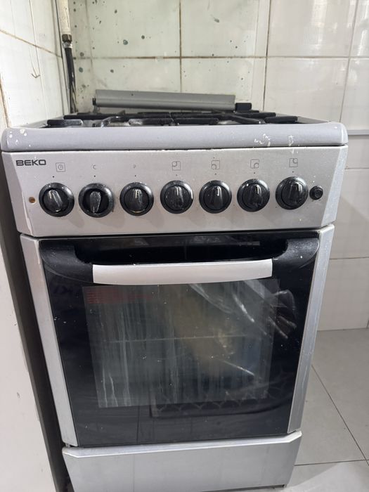 Продам газ плиту б/у. 17 мкр.