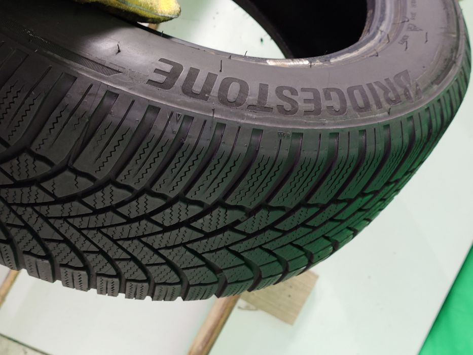 225/55R17 Bridgestone 6,3mm stare foarte buna