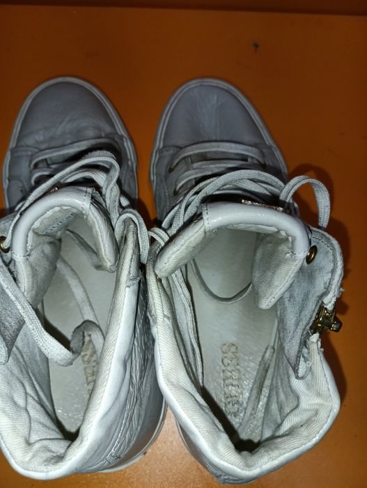 Guess Los Angeles N 37 кожени