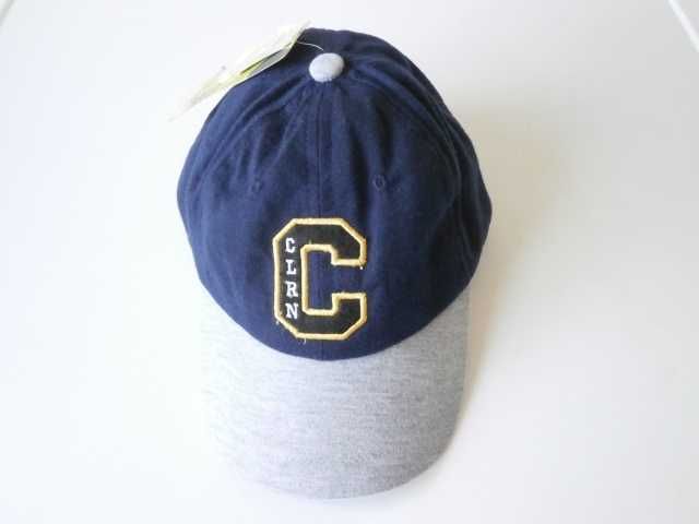 Бебешка шапка с козирка