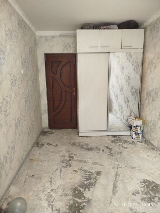 Срошни уй сотилади