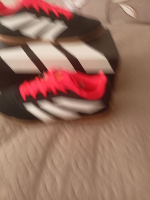 Обувки Adidas нови