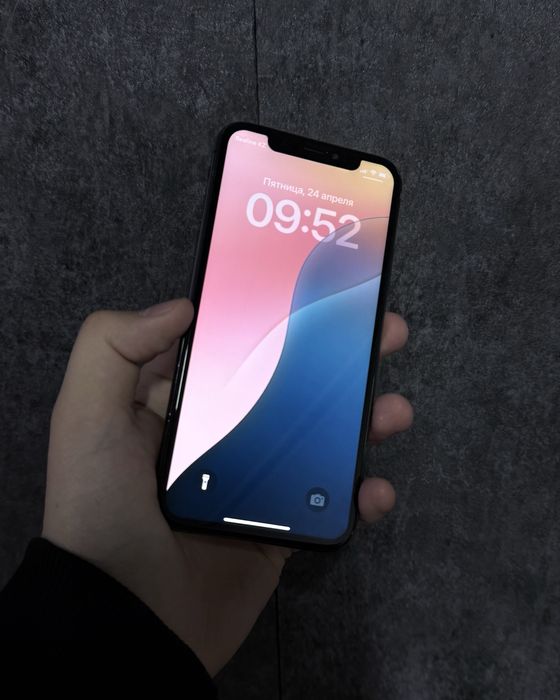 Продам Iphone XS