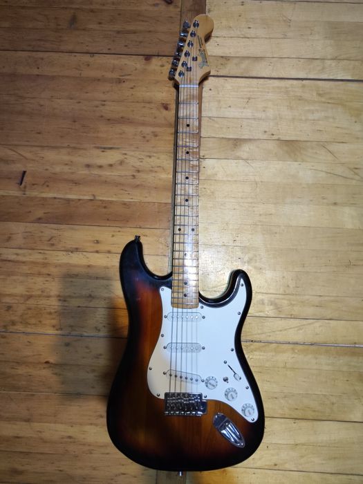 Гитара Fender stratocaster