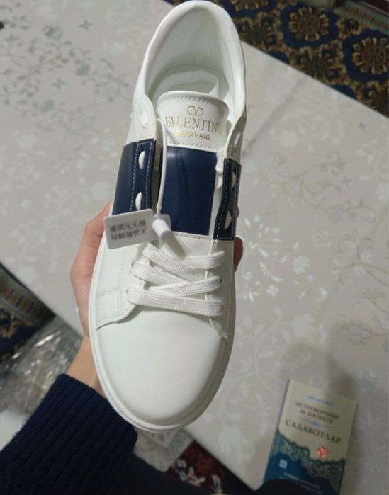 Valentino Garavani 1:1 lux 42