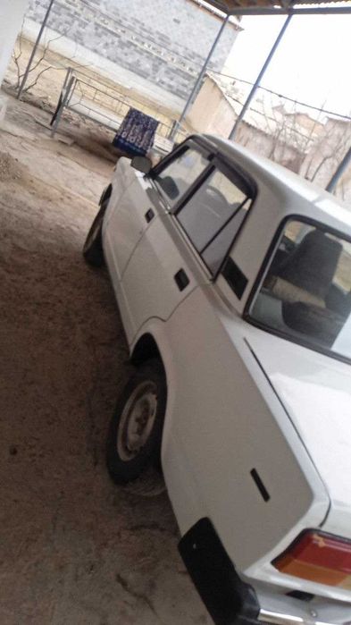 Vaz 2107 sotiladi