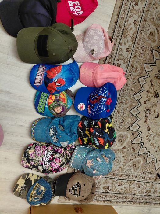 Продам детские кепки для девочек и мальчиков