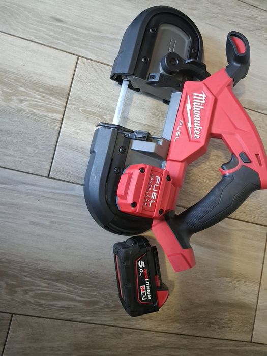 Milwaukee F18FBS85 si M12FBS64