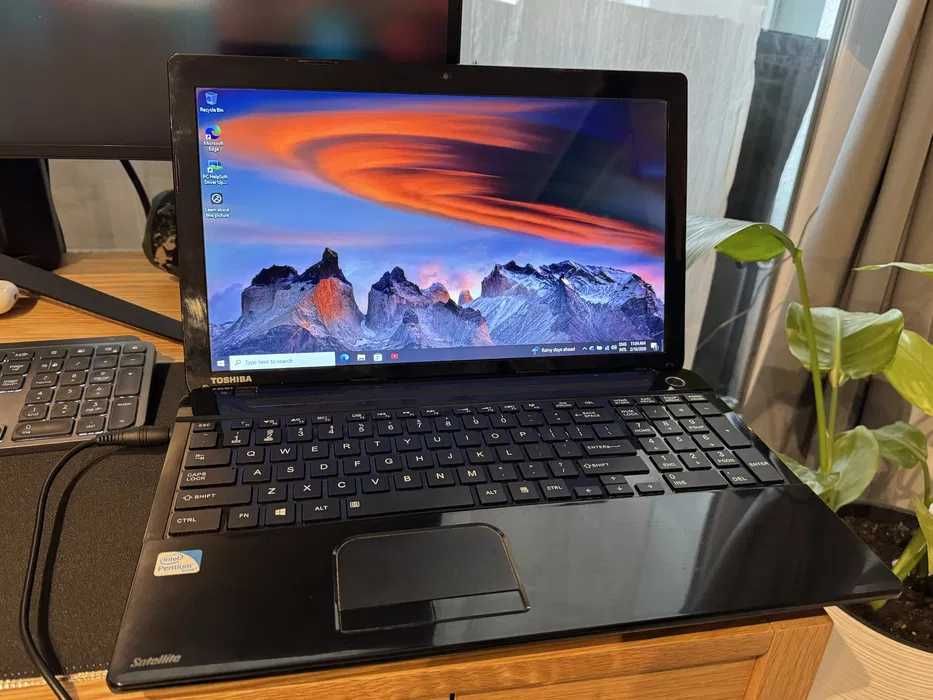 vand laptop toshiba satelite C55 i3