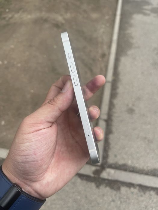 В продаже Айфон 13. 128Gb