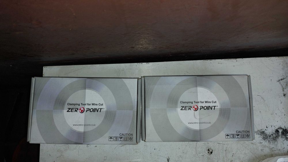 Нишкова ерозия FANUC-2бр., оборудване и приспособления за тях