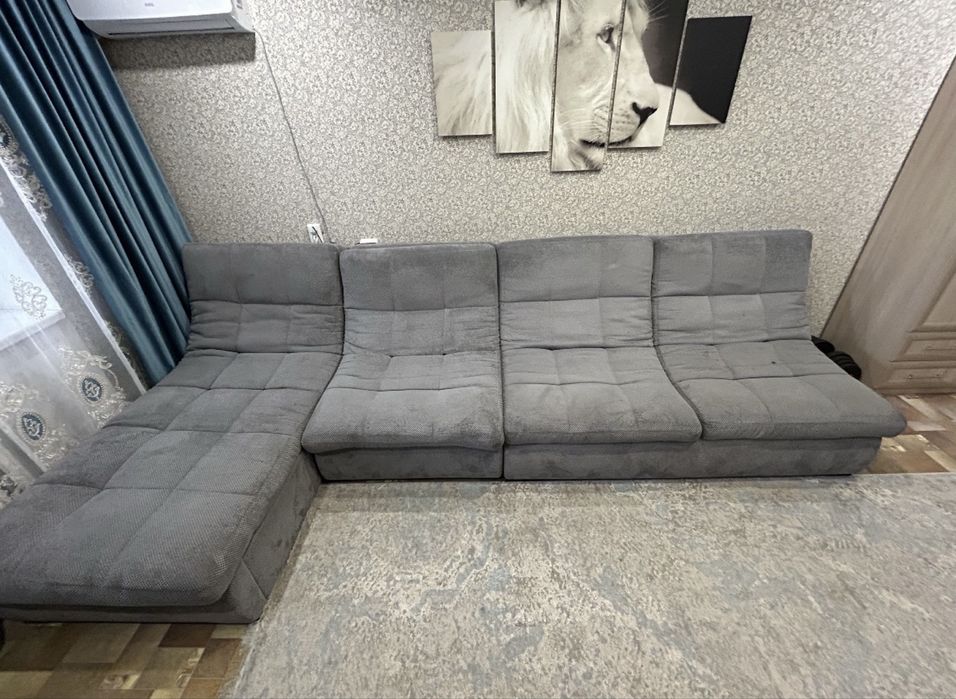 Диван угловой.