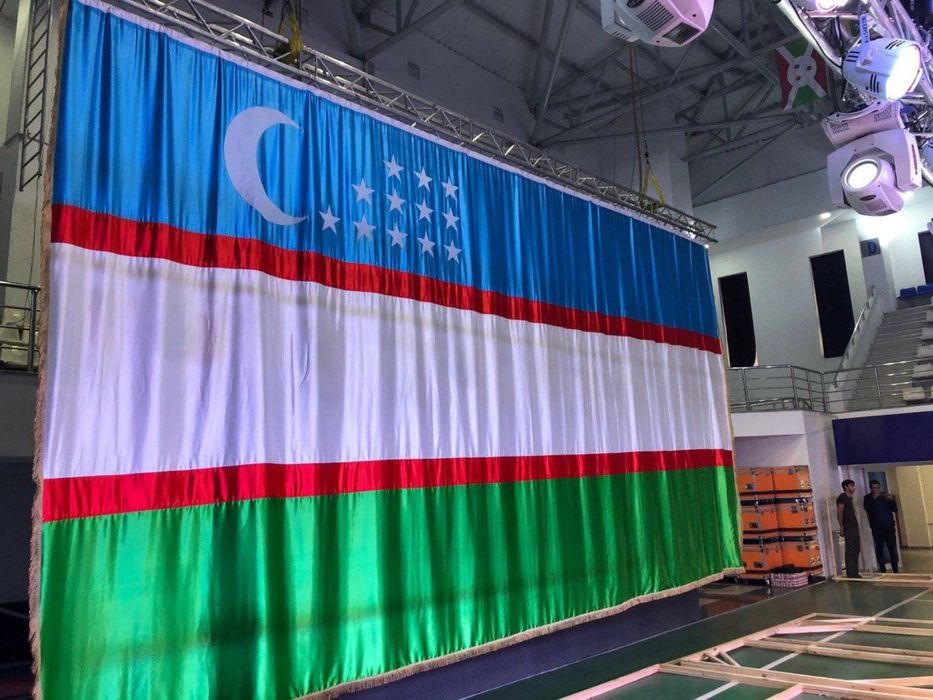 Bayroqlar zakazga va tayyorlari bor