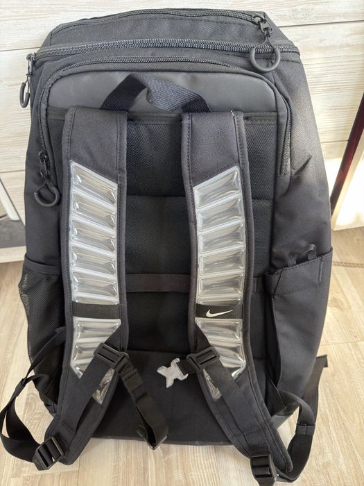 Nike Elite Bag.