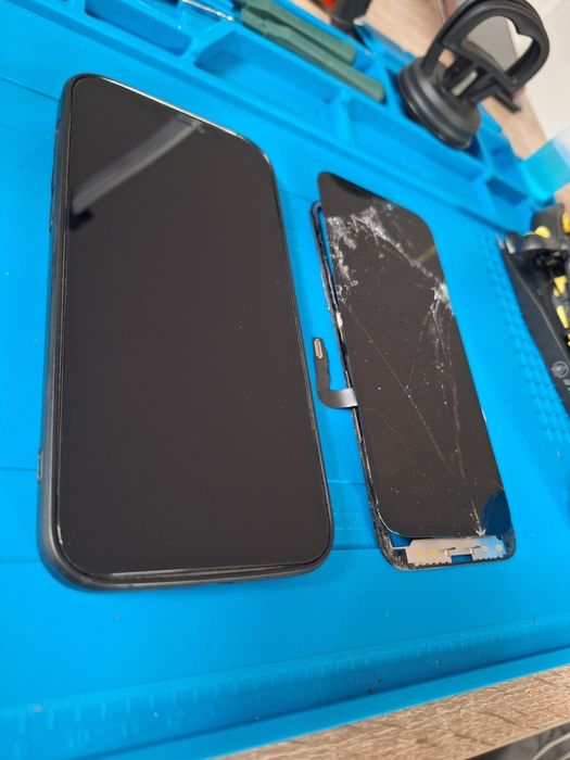 Repar telefoane / tablete / laptopuri – Diagnostic, schimb display, baterie, curățare, upgrade