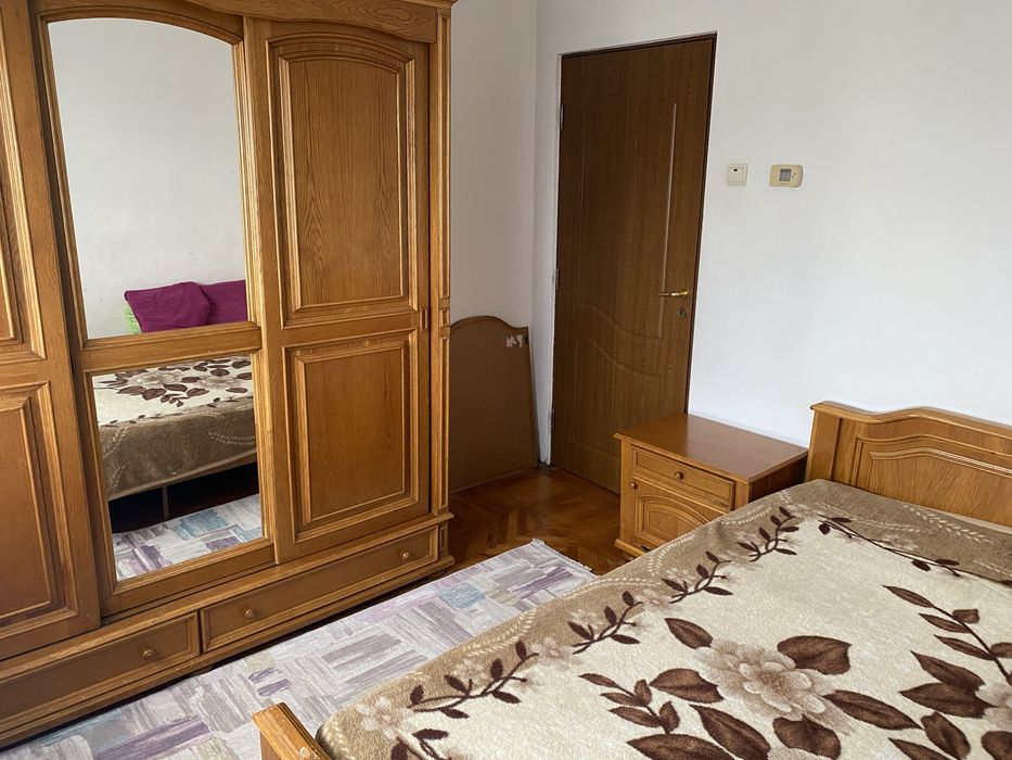 Inchiriez apartament,2 camere ,Aleea Trandafirilor