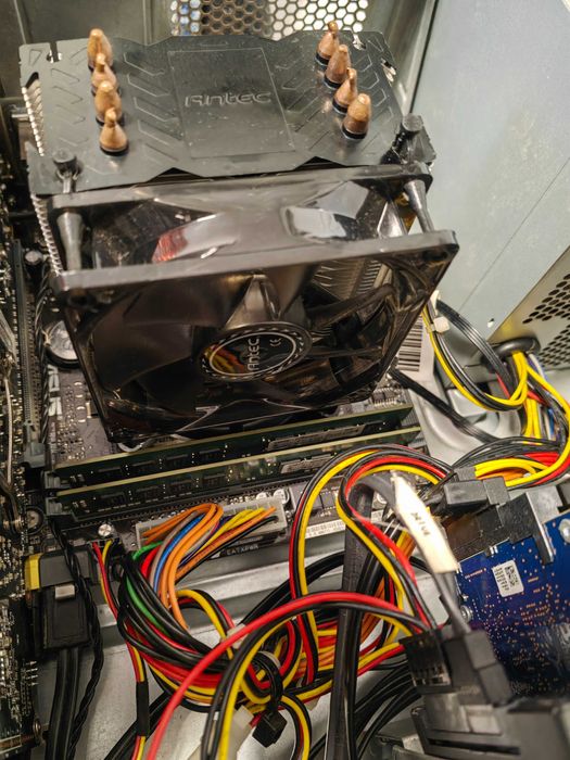 Unitate PC Asus VivoPC M32CD i7-6700 16GB RAM DDR4 WIFI Bluetoot SSD