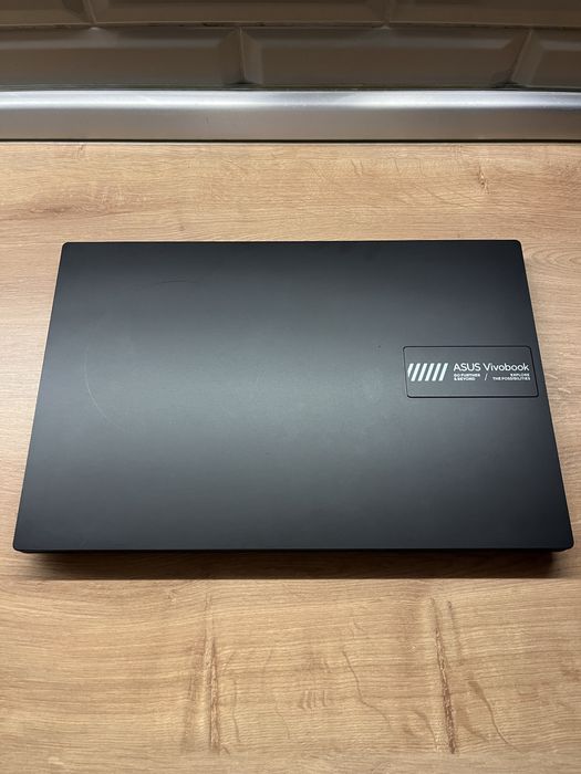 Laptop ASUS Vivobook Go Ryzen 3 7320U 8GB RAM 256GB SSD