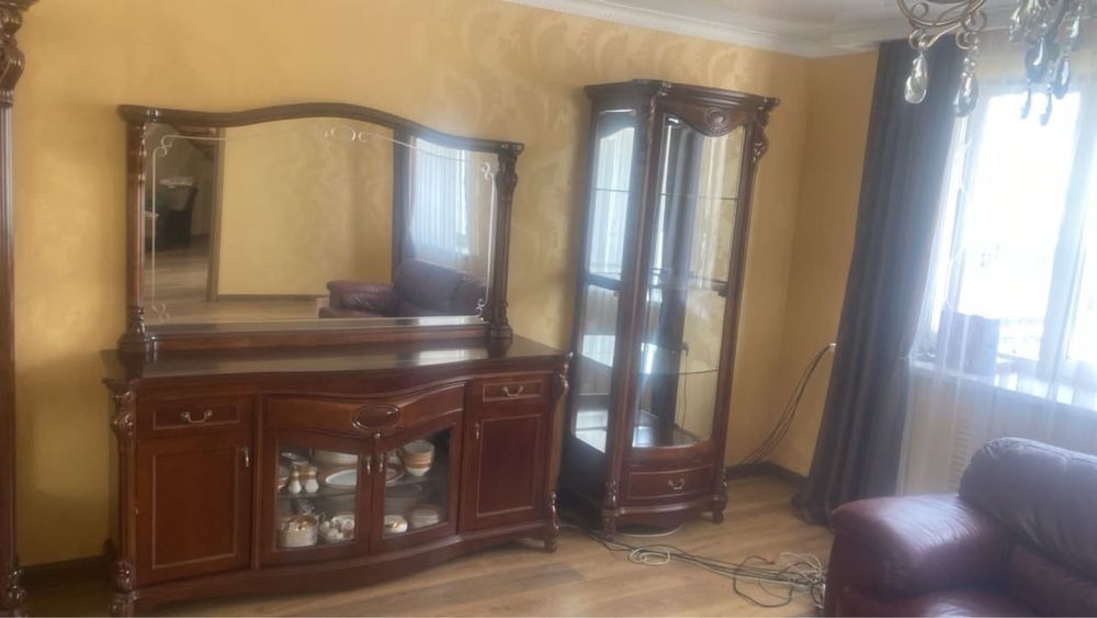 Продам мебель в столовую Carpenter