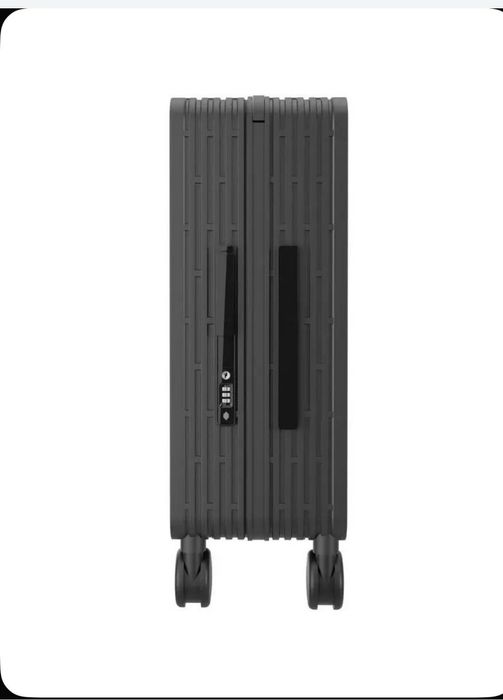 Чемодан красивый