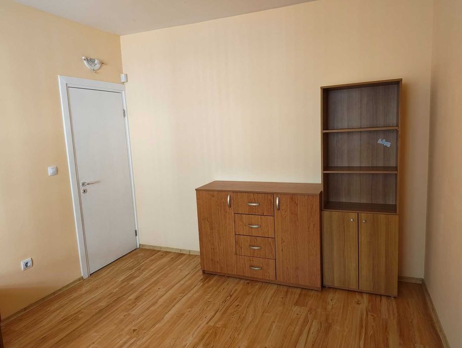 Тристаен имот в кв.Младост 4