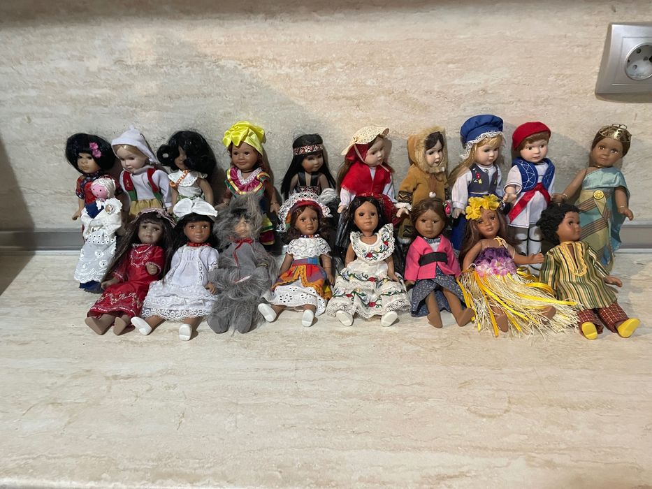 Продавам красиви керамични кукли