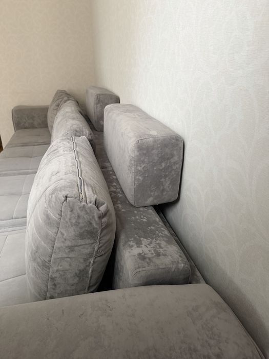 Продаю диван в гостинную