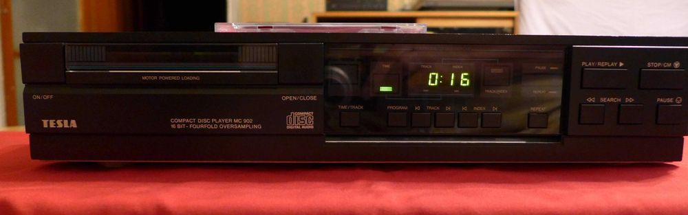 Прекрасен СИ-ДИ плейър Tesla  CD player с 

Аудиофилски  мод  TDA1541