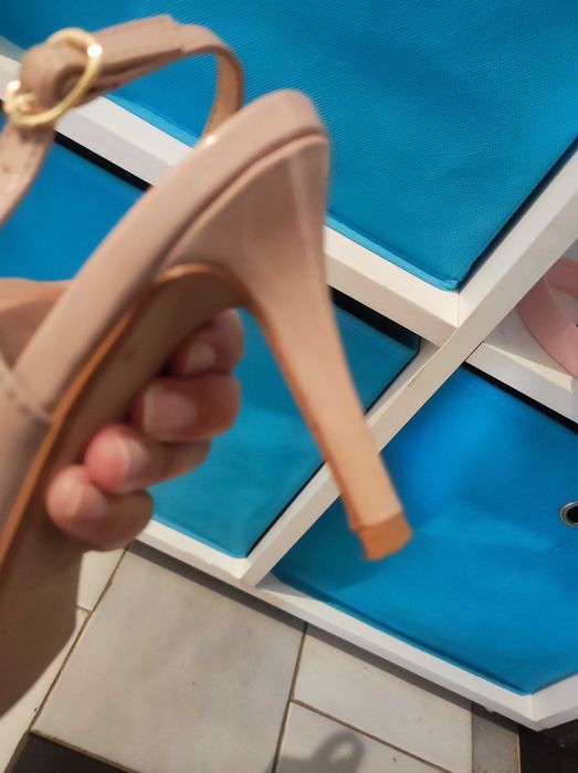 Сандали на ток 37 номер кожени