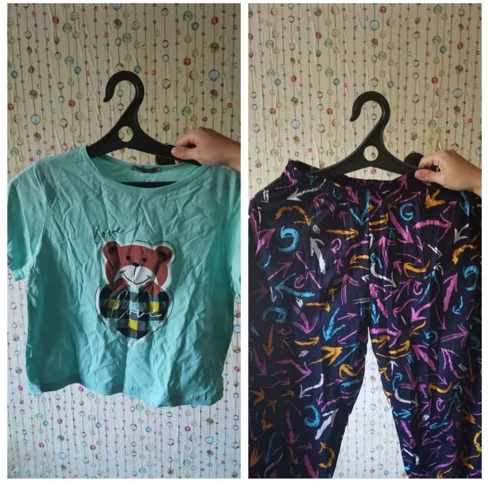 Продам женские костюмы.