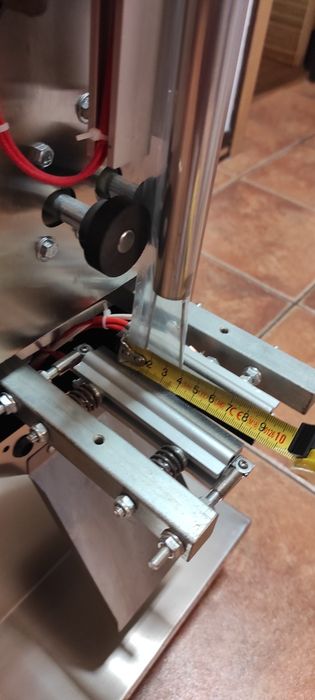 Masina automata de cântărit și impachetat produse granulare