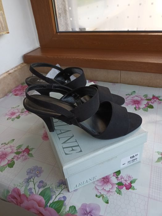 Adidași Nike și diversă încălțăminte