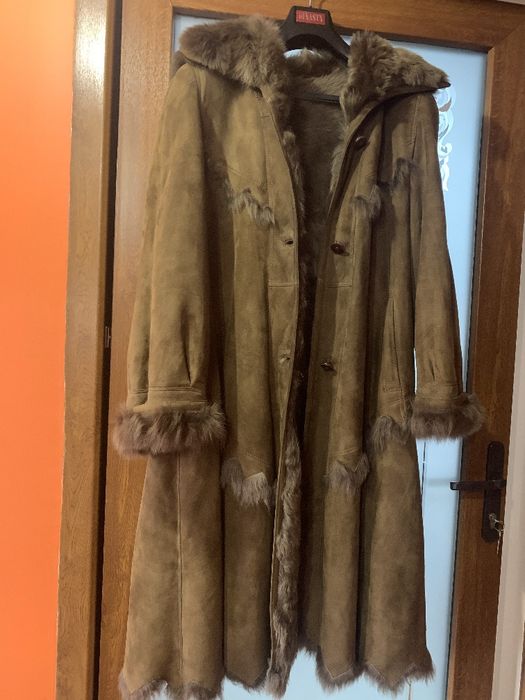 Vând cojoc dama,aproape nou,doua -trei purtări ocazional,impecabil.