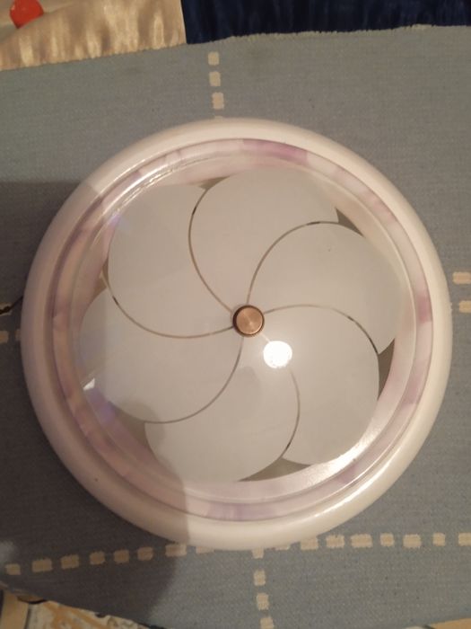 Люстры  и светильники